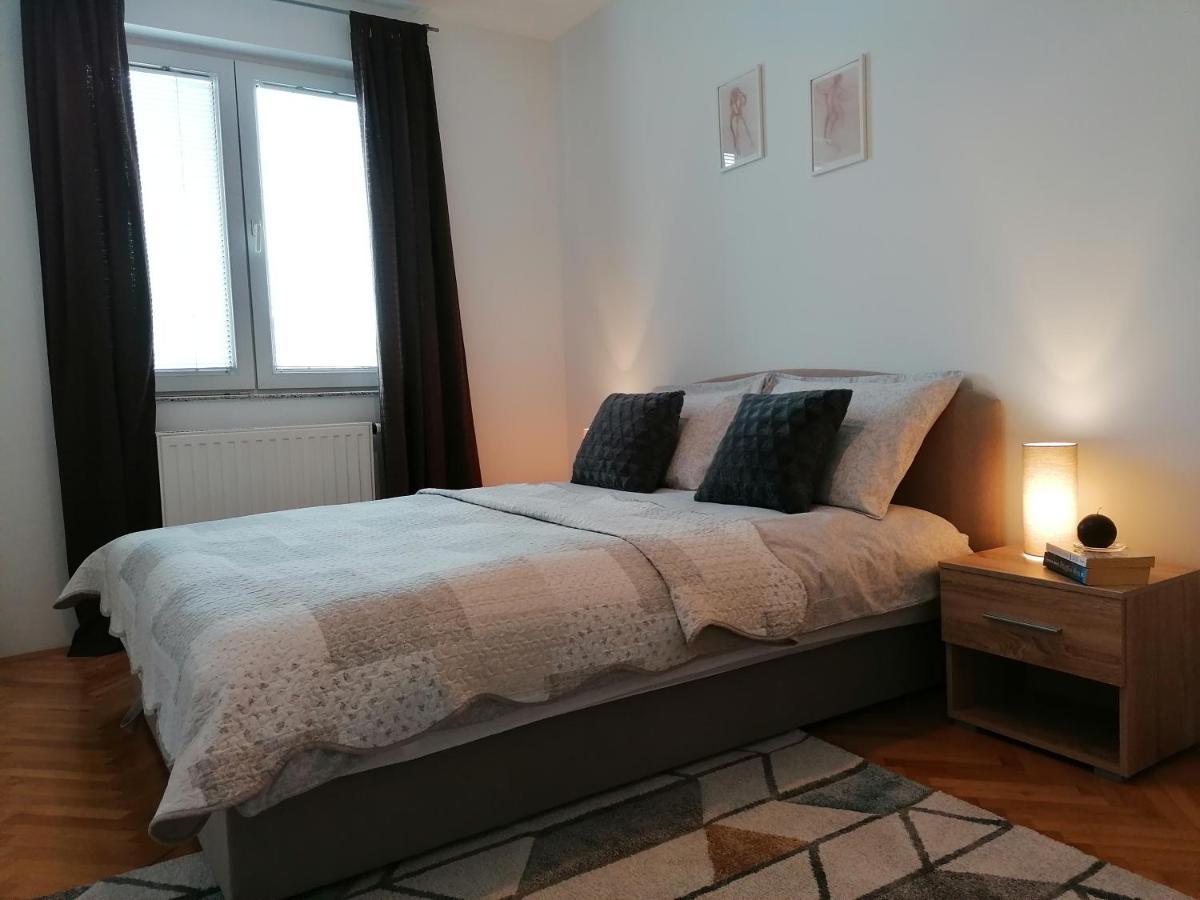Apartment Igor Lukavica エクステリア 写真